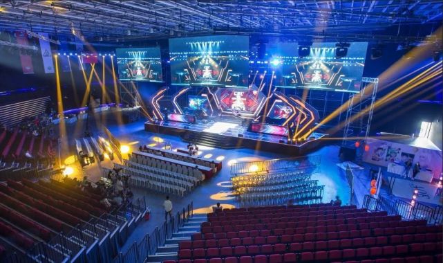 并利用他的 并利用他的